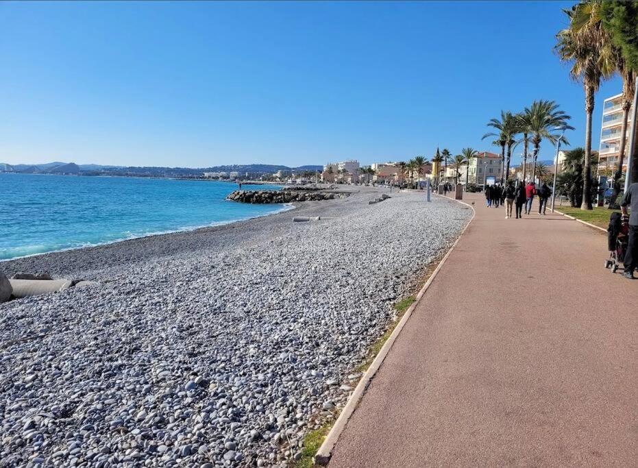 Studio Cosy Terrasse Front Mer Cagnes-sur-Mer Bagian luar foto