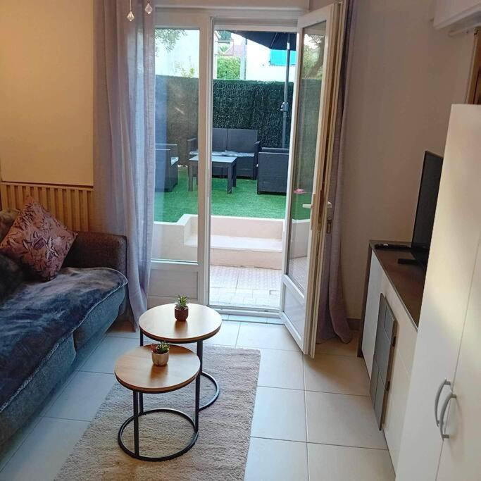 Studio Cosy Terrasse Front Mer Cagnes-sur-Mer Bagian luar foto